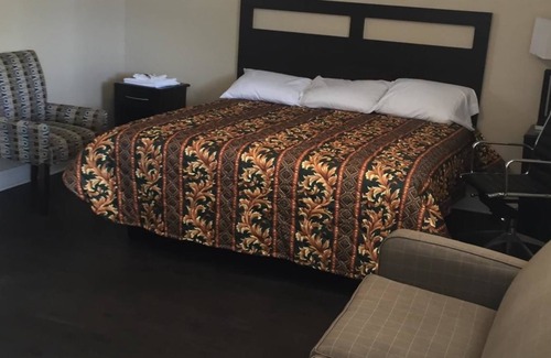 Tusculum Hotel | Suburban's Lavilla Inn