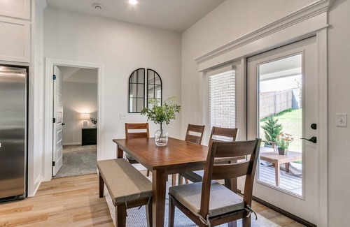 Choctaw Casa | Suburban Shangri-La: Where Comfort Throws a Party!