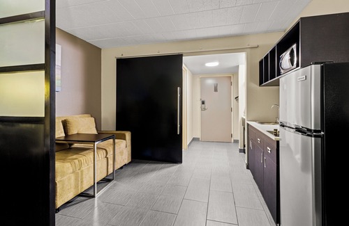 Altoona Hotel | Suburban Studios Altoona