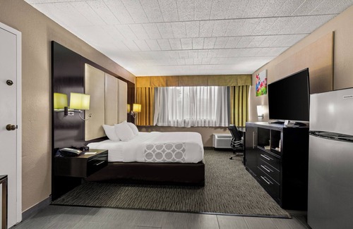 Altoona Hotel | Suburban Studios Altoona