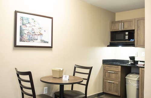 Charlotte Hotel | Suburban Studios Charlotte-Ballantyne