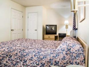 Lakeland Hotel | Suburban Studios Lakeland North I-4