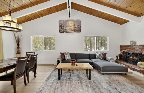 Fawnskin Casa | Sueños Azules- Fawnskin Retreat Cottage in Big Bear