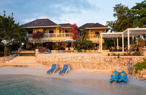 Discovery Bay Villa | SUGAR BAY ON THE BEACH JAMAICA - Villa de lujo de 5 dormitorios frente al mar en Discovery Bay - Staff inc