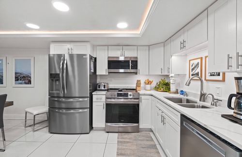 Panama City Beach Condominio | Sugar Beach by Book That Condo