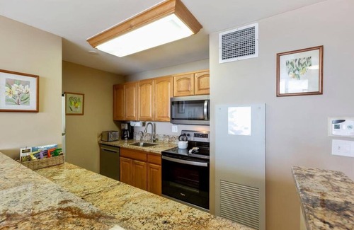 Kihei Apartamento | Sugar Beach Resort 534- Oceanfront with amazing views at Sugar Beach Resort