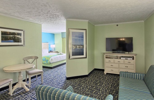 Traverse City Hotel | Sugar Beach Resort Hotel