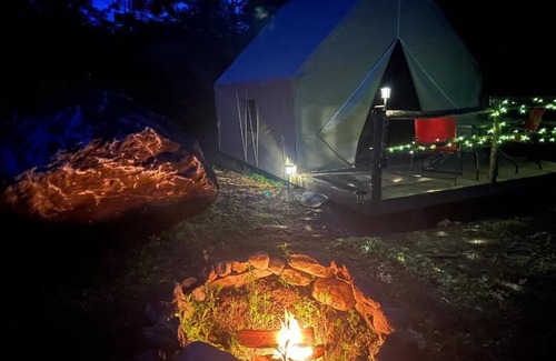 St. Johnsbury Alquiler De RV | Sugar Brook “Off Grid” Glamping