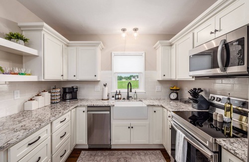 Sugar Grove Otro | Sugar Grove Farmhouse - Hocking Hills! - Hot Tub!