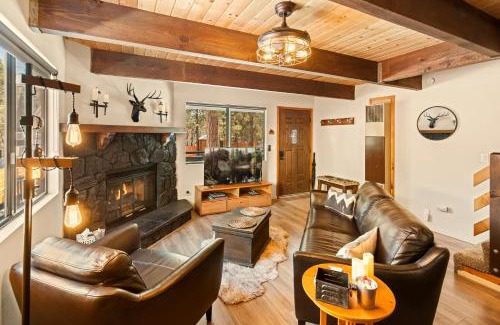 Sugarloaf Casa | Sugar in the Raw Cabin - Hot Tub