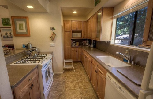 Incline Village Condominio | Sugar Pine 3 Bedroom Home by RedAwning