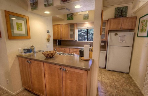 Incline Village Condominio | Sugar Pine 3 Bedroom Home by RedAwning