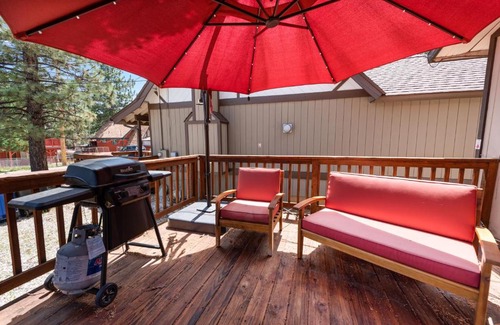 Sugarloaf Casa | Sugar Shack by Big Bear Cool Cabins