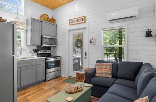 Clarkesville Cabaña | Sugar Shack – Tiny Home Stream-Side Living