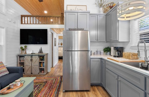 Clarkesville Cabaña | Sugar Shack – Tiny Home Stream-Side Living