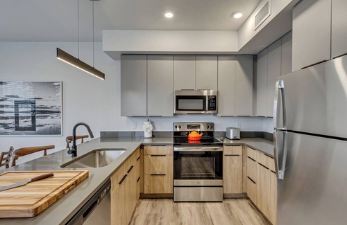 Sugar House Apartamento | Sugarhood SLC Penthouse 3BR/2BA/Co-Working Space/Gym & Free Garaged Parking