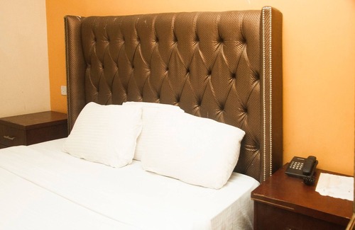 Ikotun Hotel | Sugarland Hotel & Suites