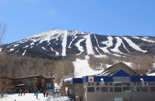 Carrabassett Valley Condominio | Sugarloaf Mountain : 2 Bed, 2 Bath : Snowbrook Village Ground Floor End Unit