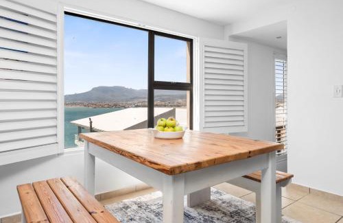 Mountainside Apartamento | Suikerbossie 83 by Host Agents