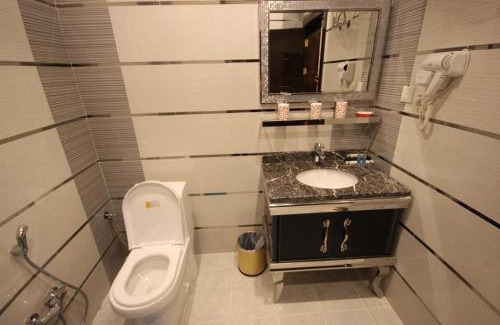 Al Aqiq Apartamento | Suit los