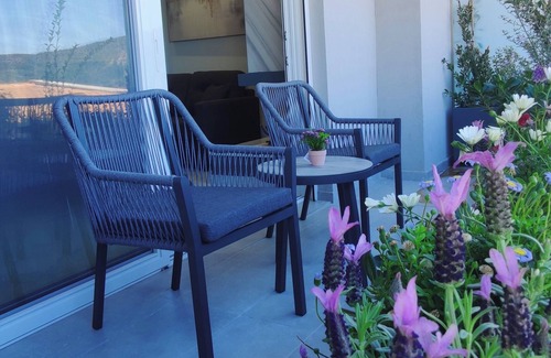 Amfilochia Apartamento | Suite 1 on the Hill – Partial Sea View