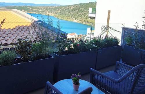 Amfilochia Apartamento | Suite 1 on the Hill – Partial Sea View
