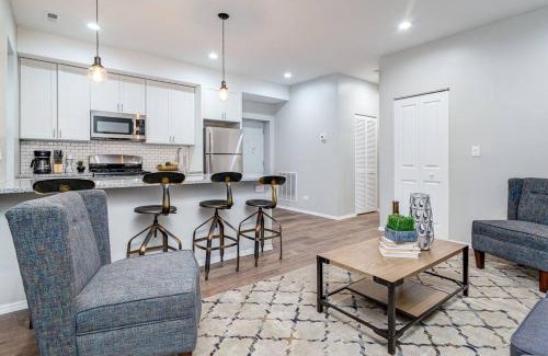 Wrightwood Neighbors Casa | Suite 2 on Southport 4 Queen Beds