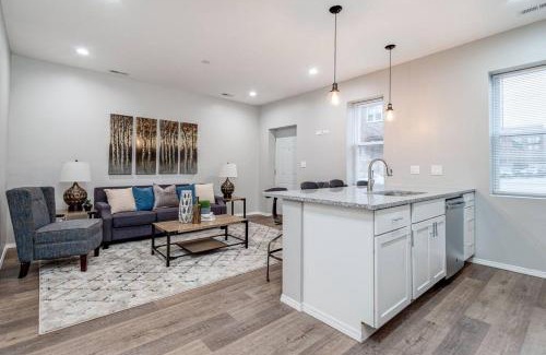 Wrightwood Neighbors Casa | Suite 2 on Southport 4 Queen Beds