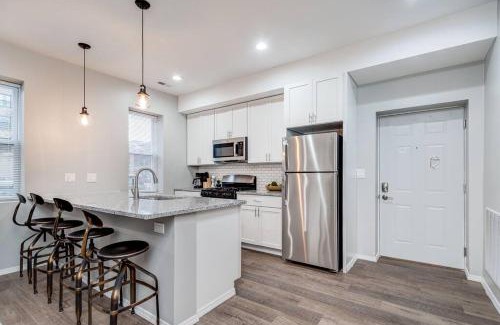 Wrightwood Neighbors Casa | Suite 2 on Southport 4 Queen Beds