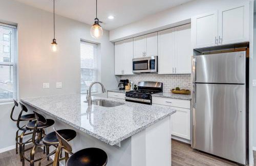 Wrightwood Neighbors Casa | Suite 2 on Southport 4 Queen Beds