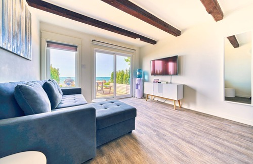 Wainfleet Cabaña | Suite 203: Beautiful 3-Bedroom Beachfront Townhouse