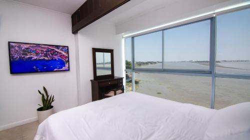Las Peñas Apartamento | Suite 206, Riverfront, vista al río, Puerto Santa Ana, Guayaquil