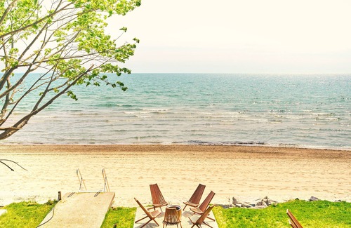 Wainfleet Cabaña | Suite 209: Beautiful 2-Bedroom Beachfront Suite
