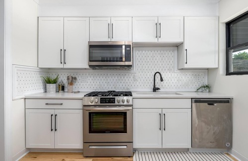 Glen Echo Casa | Suite 23 - Spacious and Stylish in the Old North