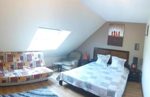 Corbeil-Essonnes Casa | Suite 2Chambres salle de bain privés toilettes Terrasse Parking 30 min de Paris