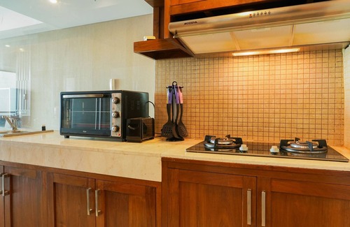 Bangka Apartamento | Suite 3BR Kemang Village Apartment