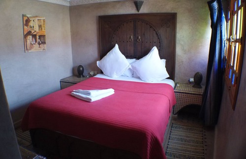 Ain Azlitan Cama Y Desayuno | Suite 4/6 Pers Riad Layalina Fes: piscina, vista de 360 ° y estacionamiento gratuito al pie