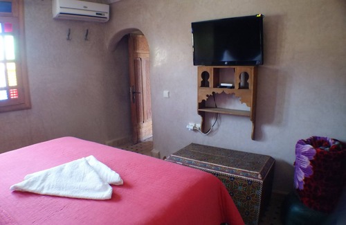 Ain Azlitan Cama Y Desayuno | Suite 4/6 Pers Riad Layalina Fes: piscina, vista de 360 ° y estacionamiento gratuito al pie