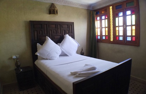 Ain Azlitan Cama Y Desayuno | Suite 4/6 Pers Riad Layalina Fes: piscina, vista de 360 ° y estacionamiento gratuito al pie