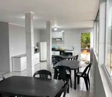 Indaia Casa | Suite 4 a 3 quadras da praia