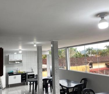 Indaia Casa | Suite 4 a 3 quadras da praia