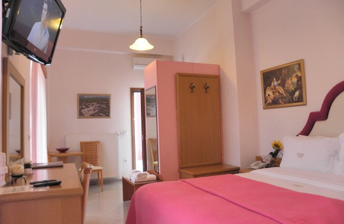 Trifylia Casa | Suite Apartment Beachfront Kalo Nero Beach
