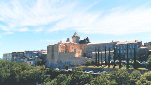 Aubenas Apartamento | Suite Aubenas centre - château