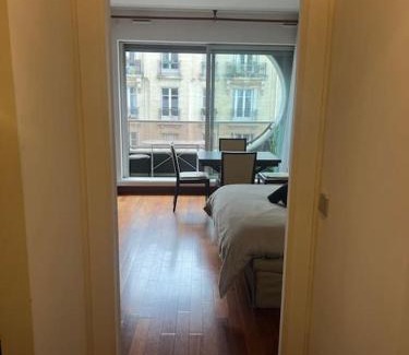 16th Arrondissement Apartamento | Suite avec balcon vue Tour Eiffel