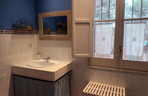 Argentona Casa | SUITE B&B, PRIVATE 2 BEDROOMS LIVING ROOM AND POOL NO KITCHEN