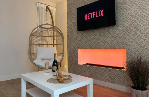 Saint-Aubin-d'Aubigne Apartamento | Suite Banjar-Luxe,Balnéo & Sauna