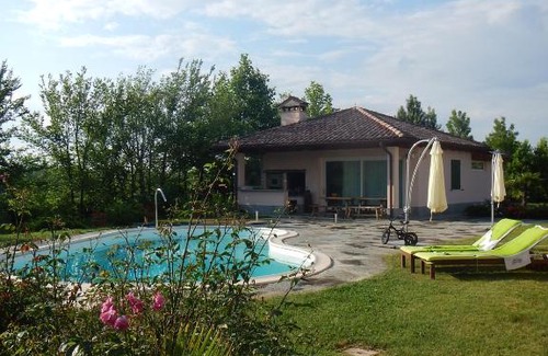 Castel San Pietro Terme Apartamento | Suite con letto matrimoniale, angolo cucina, bagno privato.