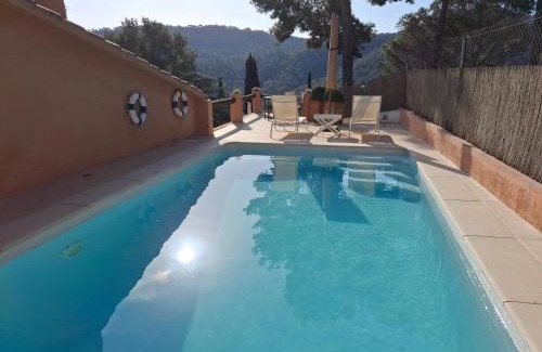 Argentona Cama Y Desayuno | Suite de 126 metros mar y montaña privado con piscina No cocina