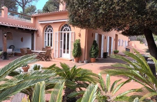 Argentona Cama Y Desayuno | Suite de 126 metros mar y montaña privado con piscina No cocina