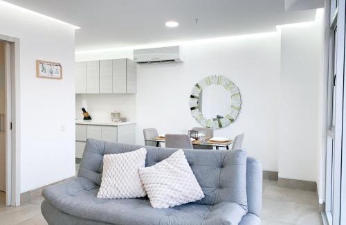 Simon Bolivar Apartamento | Suite de Lujo,cerca del mall del sol, sofa cama, parqueo